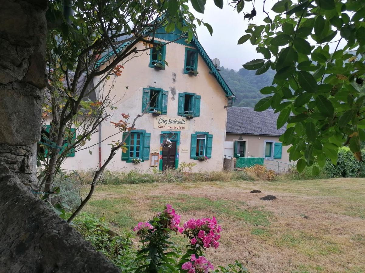 Auberge Chez Gabrielle Beaudéan Exterior foto